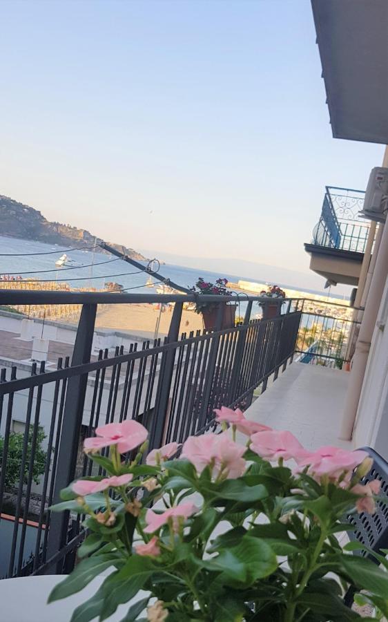 B&B La Costa Di Naxos Giardini Naxos Kültér fotó
